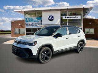 2026 Volkswagen Taos SE Black 4MOTION