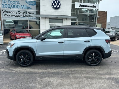 2026 Volkswagen Taos SE Black FWD