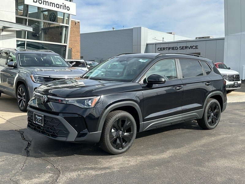 2025 Volkswagen Taos SE Black FWD