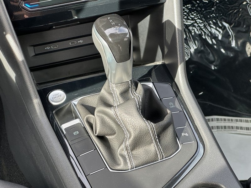 2025 Volkswagen Taos SE Black FWD