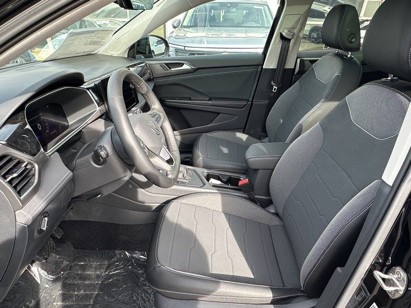 2025 Volkswagen Taos SE Black FWD
