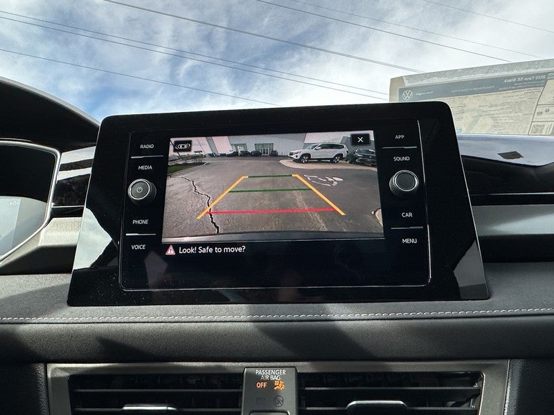 2025 Volkswagen Taos SE Black FWD