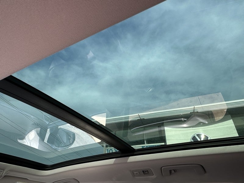 2025 Volkswagen Taos SE Black FWD