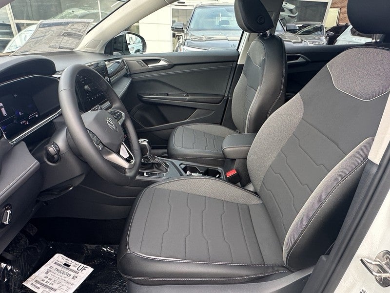 2026 Volkswagen Taos SE Black FWD