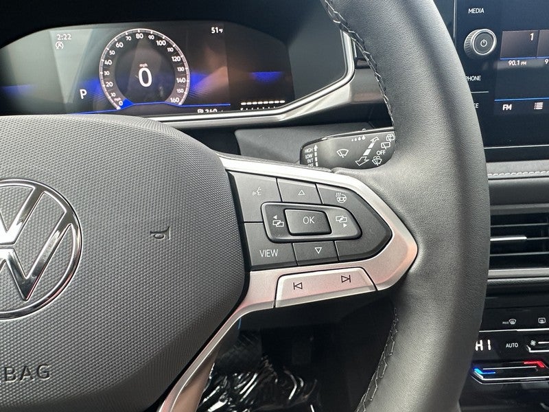 2026 Volkswagen Taos SE Black FWD