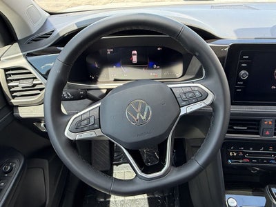 2026 Volkswagen Taos SE Black FWD