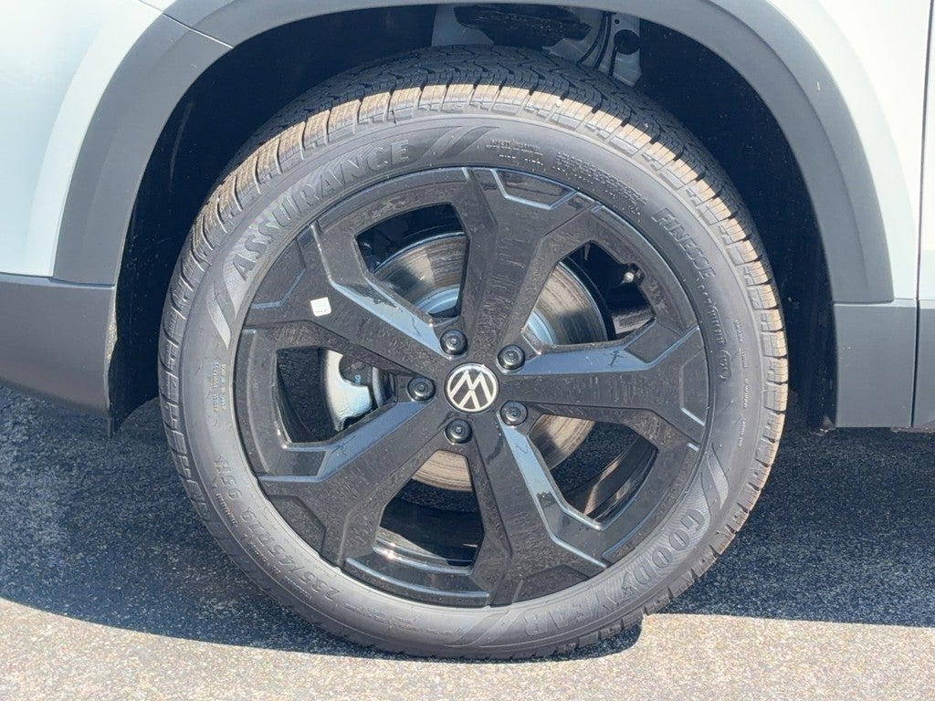 2026 Volkswagen Taos SEL 4MOTION