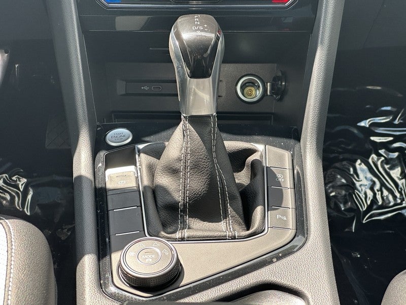 2025 Volkswagen Taos SEL 4MOTION