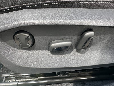 2025 Volkswagen Taos SEL 4MOTION