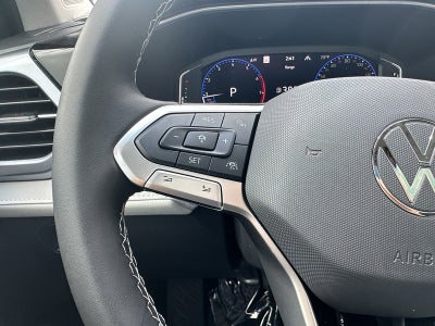 2025 Volkswagen Taos SEL 4MOTION