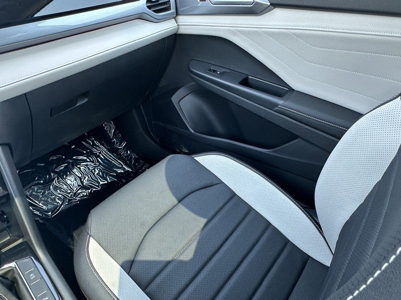 2025 Volkswagen Taos SEL 4MOTION