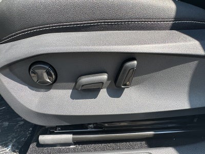 2025 Volkswagen Taos SEL 4MOTION