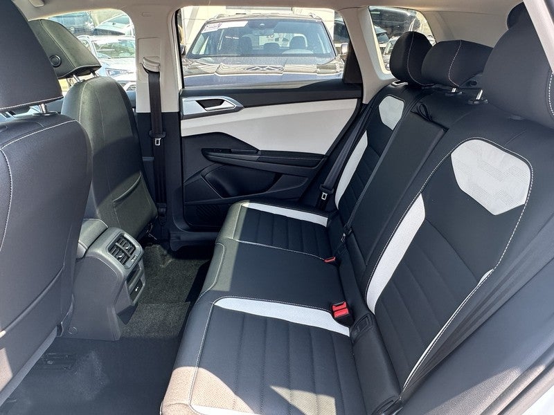 2025 Volkswagen Taos SEL 4MOTION