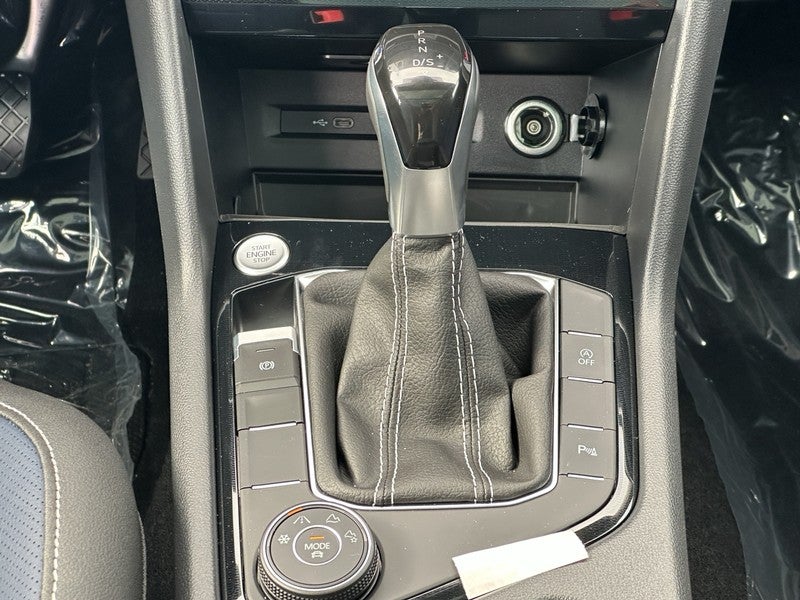 2025 Volkswagen Taos SEL 4MOTION