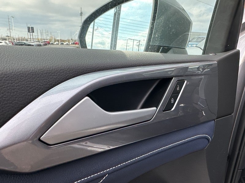 2025 Volkswagen Taos SEL 4MOTION