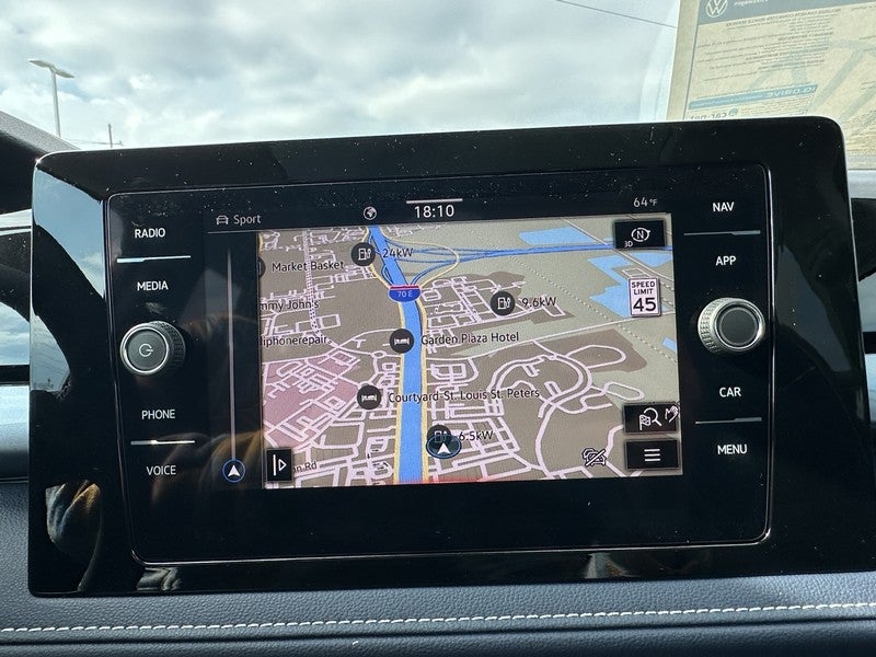 2025 Volkswagen Taos SEL 4MOTION