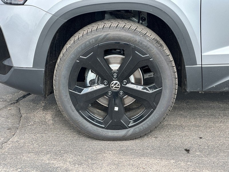 2025 Volkswagen Taos SEL 4MOTION