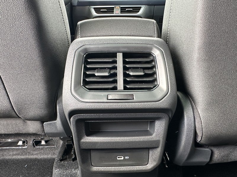 2025 Volkswagen Taos SEL 4MOTION