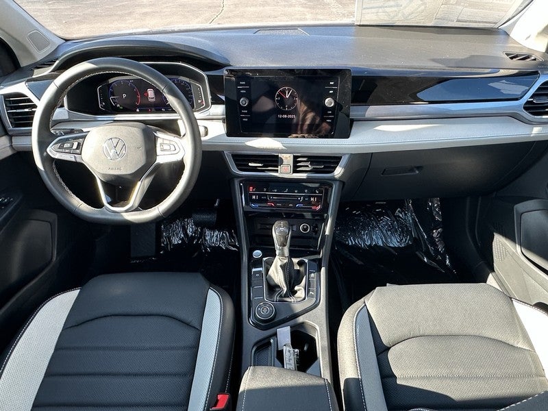 2025 Volkswagen Taos SEL 4MOTION