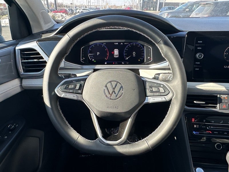 2025 Volkswagen Taos SEL 4MOTION