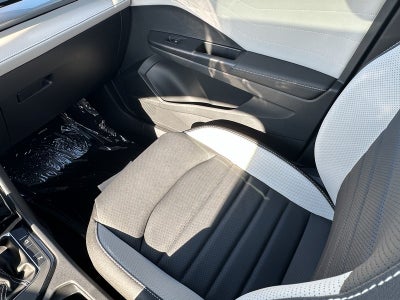 2025 Volkswagen Taos SEL 4MOTION