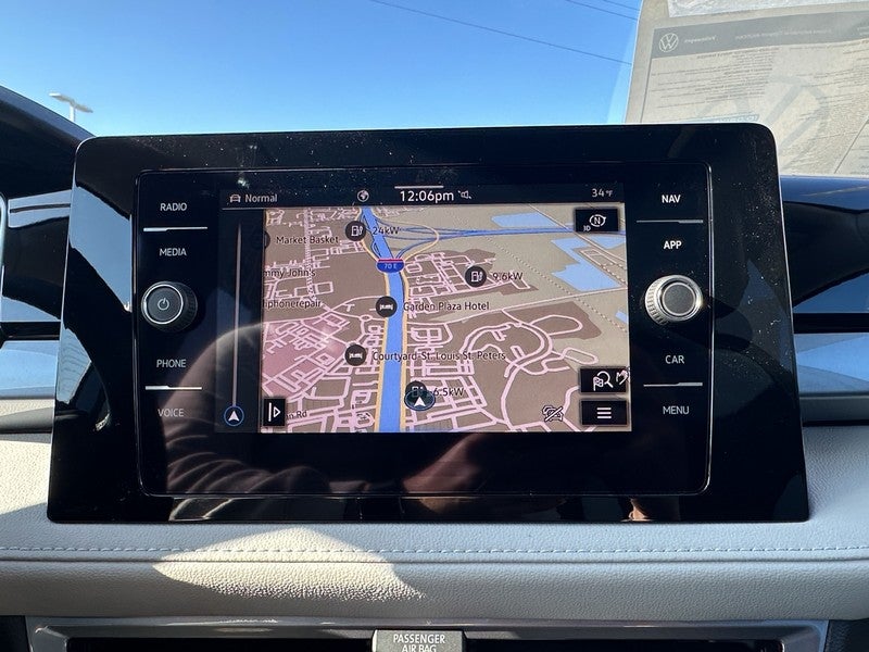 2025 Volkswagen Taos SEL 4MOTION