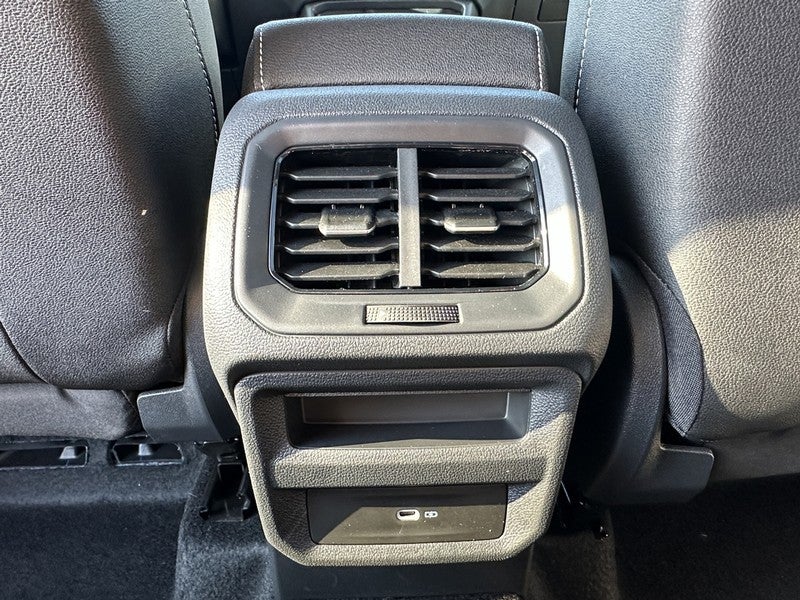 2025 Volkswagen Taos SEL 4MOTION