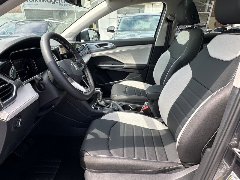 2025 Volkswagen Taos SEL 4MOTION