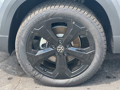 2025 Volkswagen Taos SEL 4MOTION