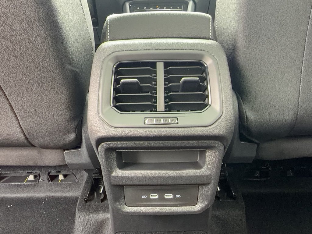 2026 Volkswagen Taos SEL 4MOTION