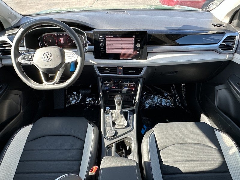 2025 Volkswagen Taos SEL 4MOTION