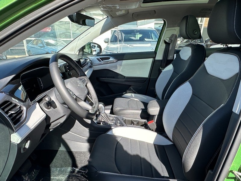 2025 Volkswagen Taos SEL 4MOTION