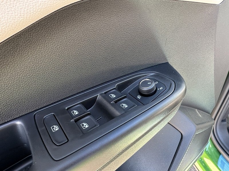 2025 Volkswagen Taos SEL 4MOTION