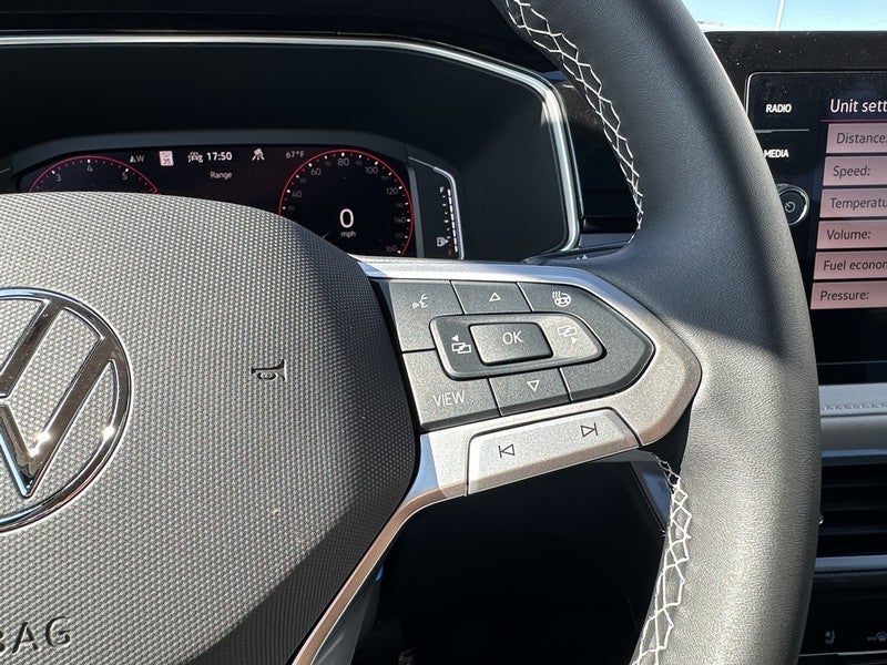 2025 Volkswagen Taos SEL 4MOTION