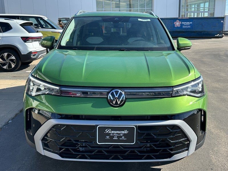 2025 Volkswagen Taos SEL 4MOTION