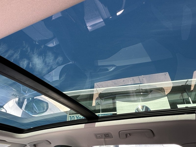 2025 Volkswagen Taos SEL 4MOTION