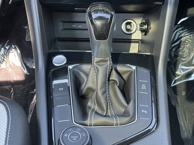 2025 Volkswagen Taos SEL 4MOTION