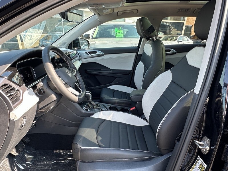 2025 Volkswagen Taos SEL 4MOTION