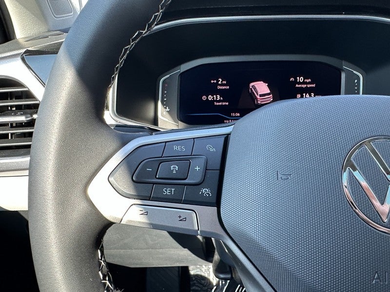 2025 Volkswagen Taos SEL 4MOTION