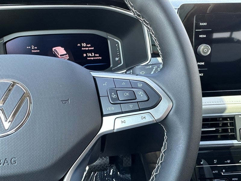 2025 Volkswagen Taos SEL 4MOTION