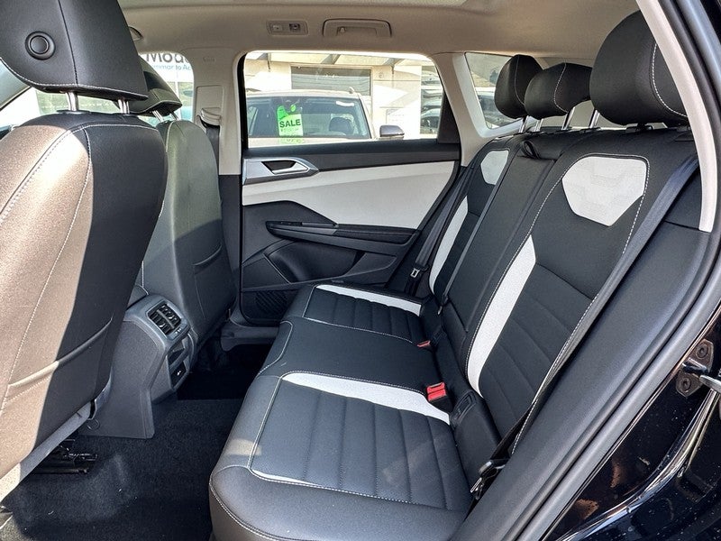 2025 Volkswagen Taos SEL 4MOTION