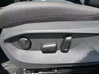 2025 Volkswagen Taos SEL 4MOTION