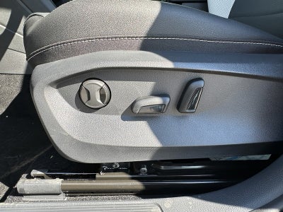 2025 Volkswagen Taos SEL 4MOTION