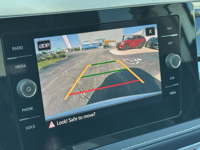 2025 Volkswagen Taos SEL 4MOTION