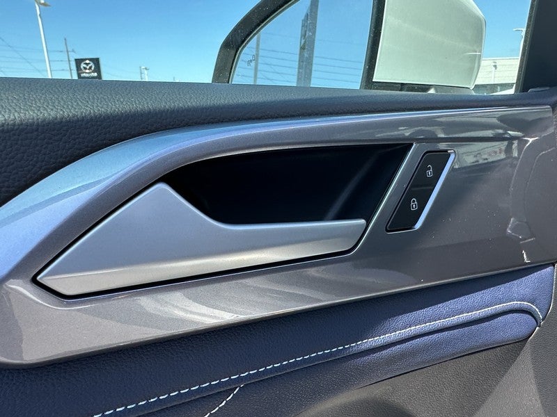 2025 Volkswagen Taos SEL 4MOTION