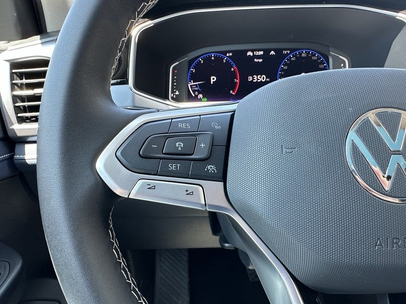 2025 Volkswagen Taos SEL 4MOTION