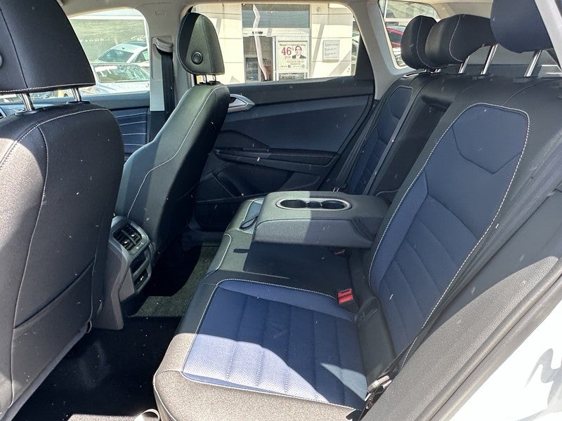 2025 Volkswagen Taos SEL 4MOTION