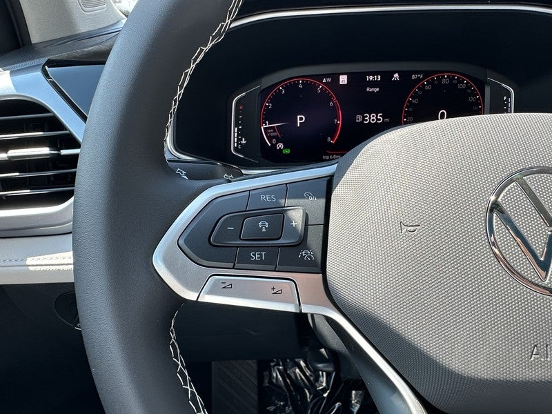 2025 Volkswagen Taos SEL 4MOTION