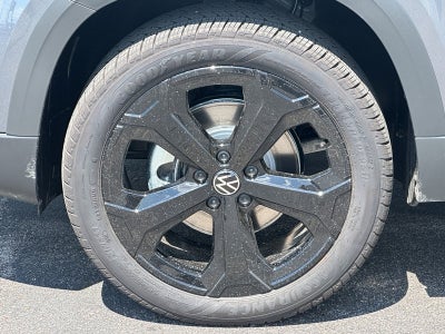 2025 Volkswagen Taos SEL 4MOTION