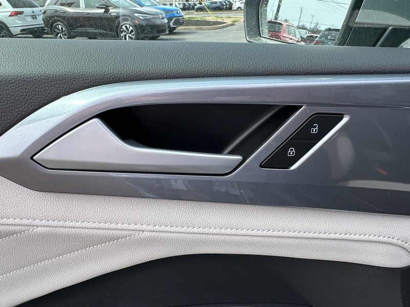 2025 Volkswagen Taos SEL 4MOTION